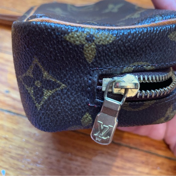 Authentic Louis Vuitton Monogram Canvas Wapity Case Zippered Pouch - Picture 9 of 10